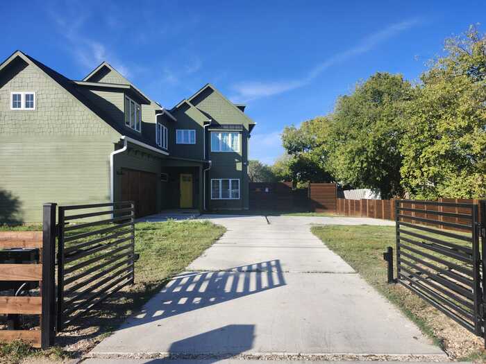Driveway Gates & Automatic Gates